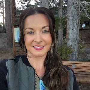 Meet your Posher, Monique